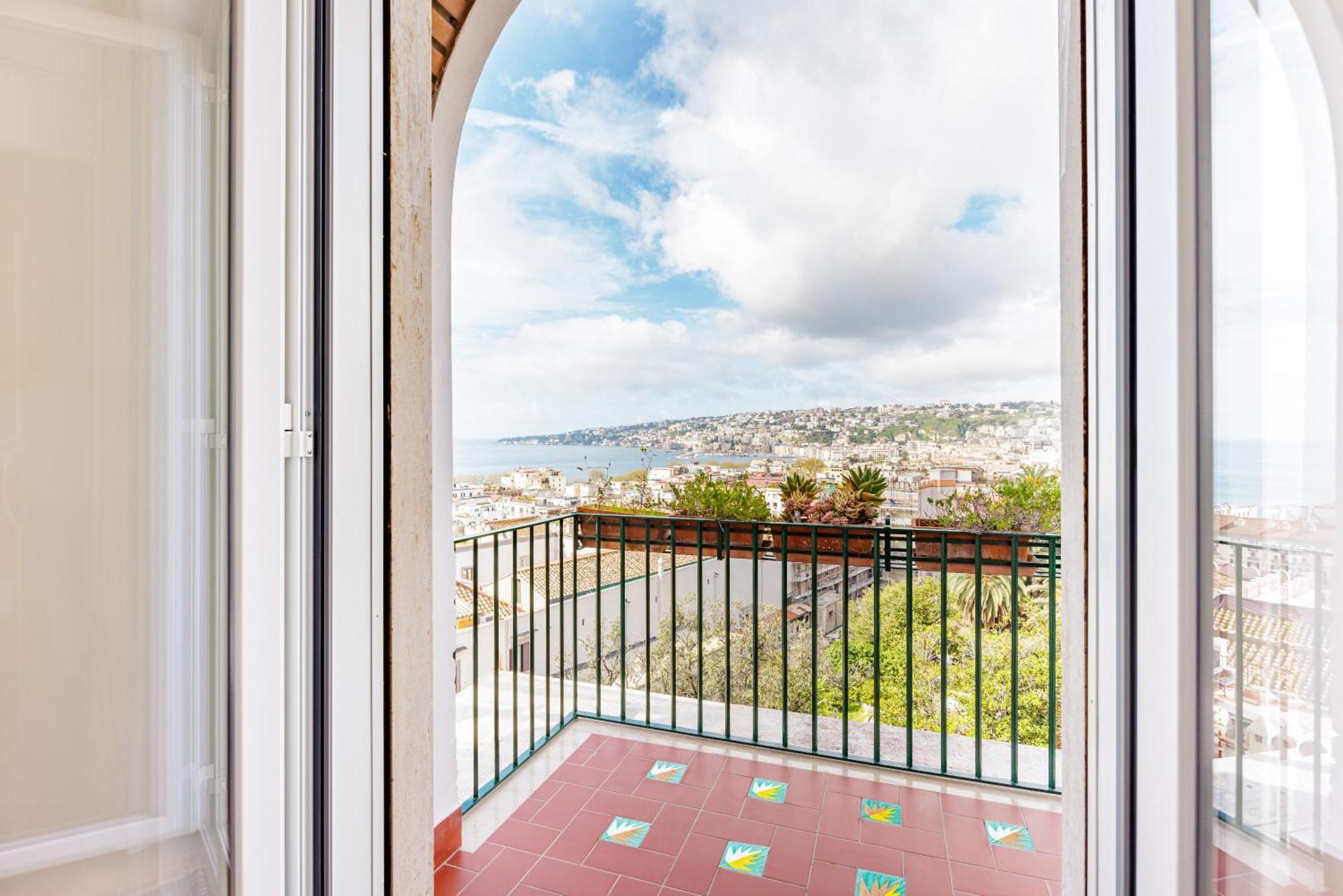 Terrazza Monteroduni 16 Naples