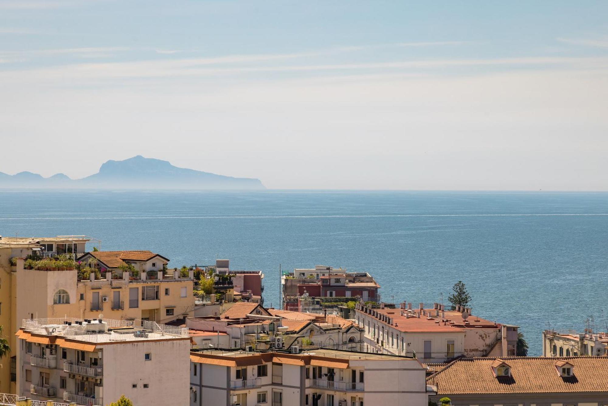 Terrazza Monteroduni 16 * Naples