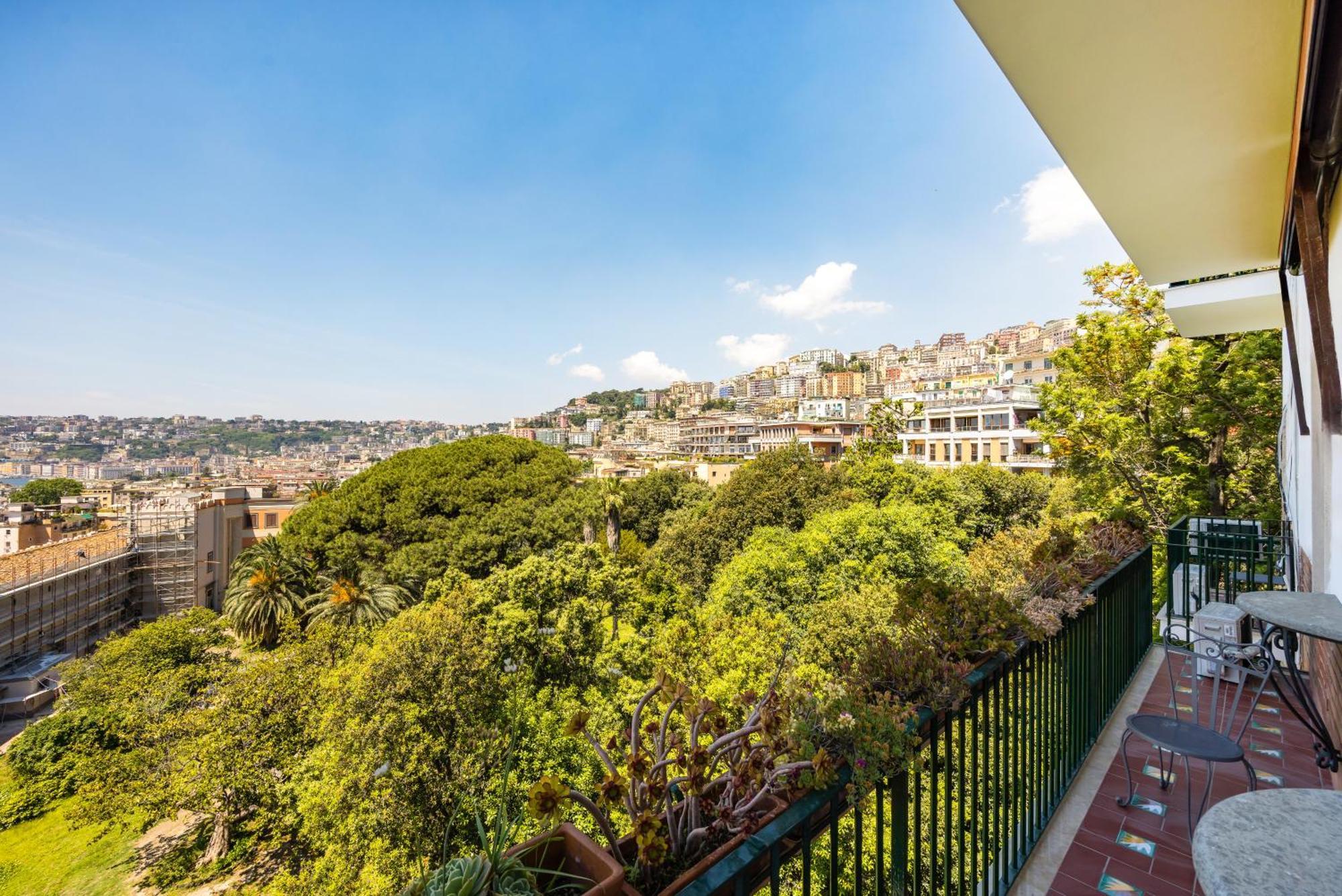 Terrazza Monteroduni 16 Guest house Naples